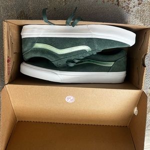 Green Sued Vans nwt